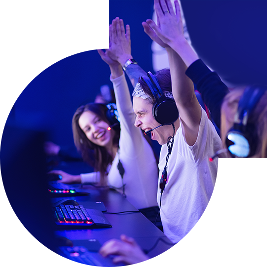 yy易游独家双向驱动技术<br>让电竞玩家尽情享受极致高速快感